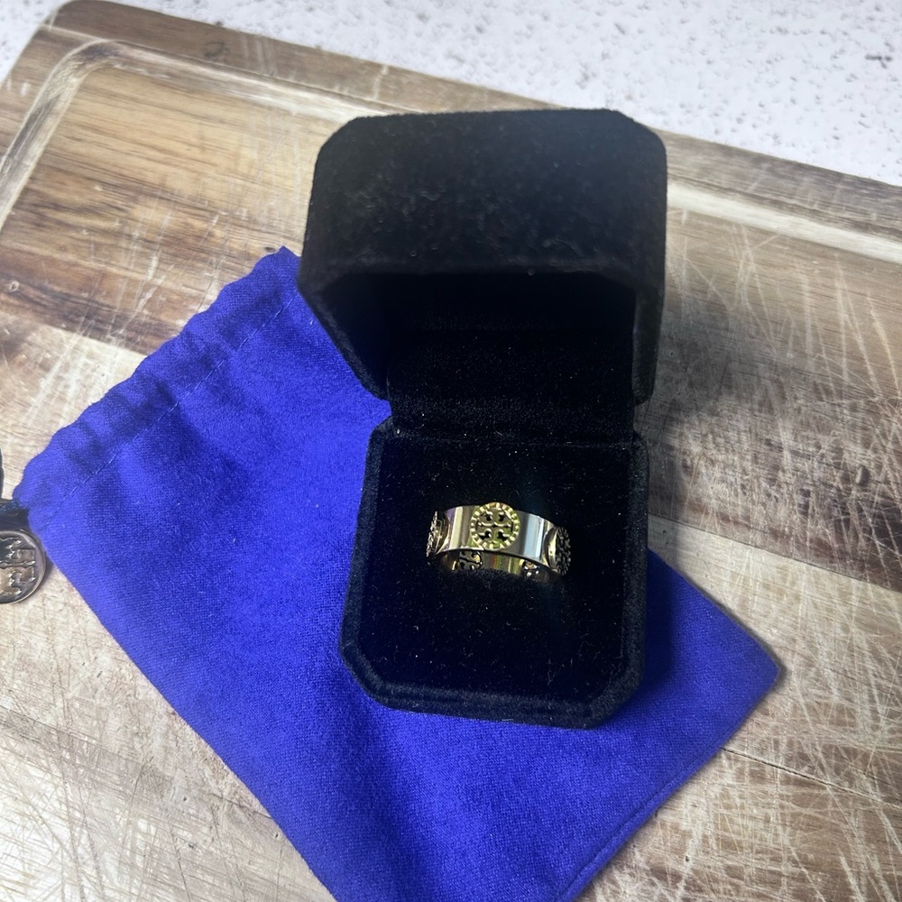 Tory Burch NWOT Gold Logo Ring - Picture 6 of 6